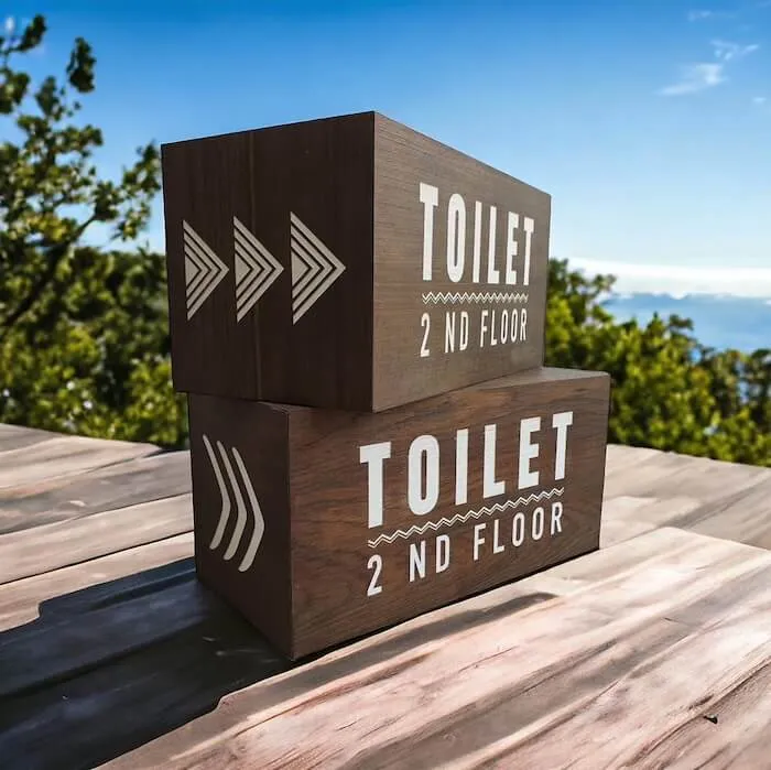 toiletbox ป้ายไม้