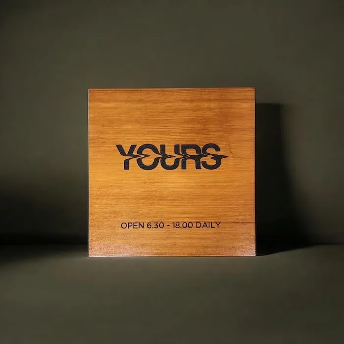yours ป้ายไม้